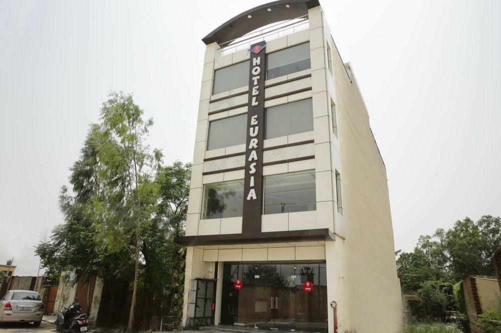 Zirakpur Hotel Eurasia מראה חיצוני תמונה